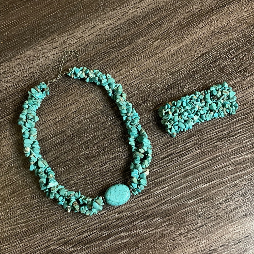 Turquoise Beaded Necklace and Bracelet Set